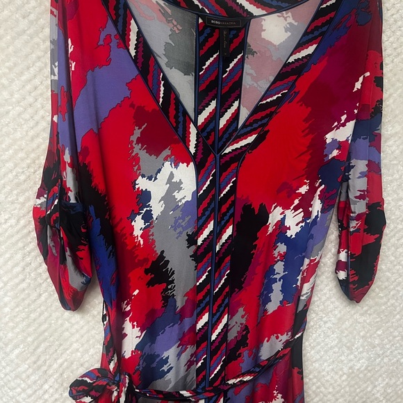 BCBGMaxAzria Brushstroke Red and Blue Dress Stretch Waist Tie V Neckline Medium - Picture 8 of 12